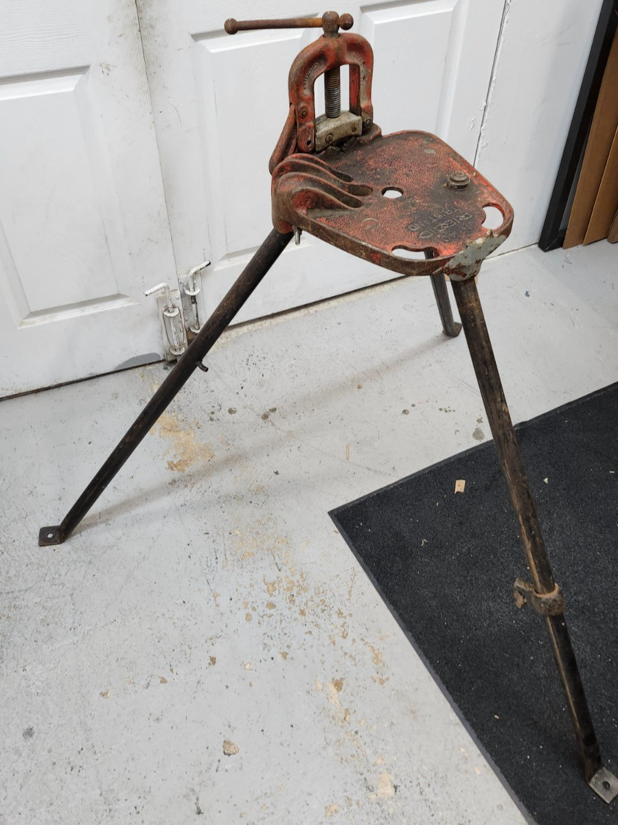 Ridgid No. 40A Tristand Portable Yoke Pipe Vise 1/85" To 2-1/2"