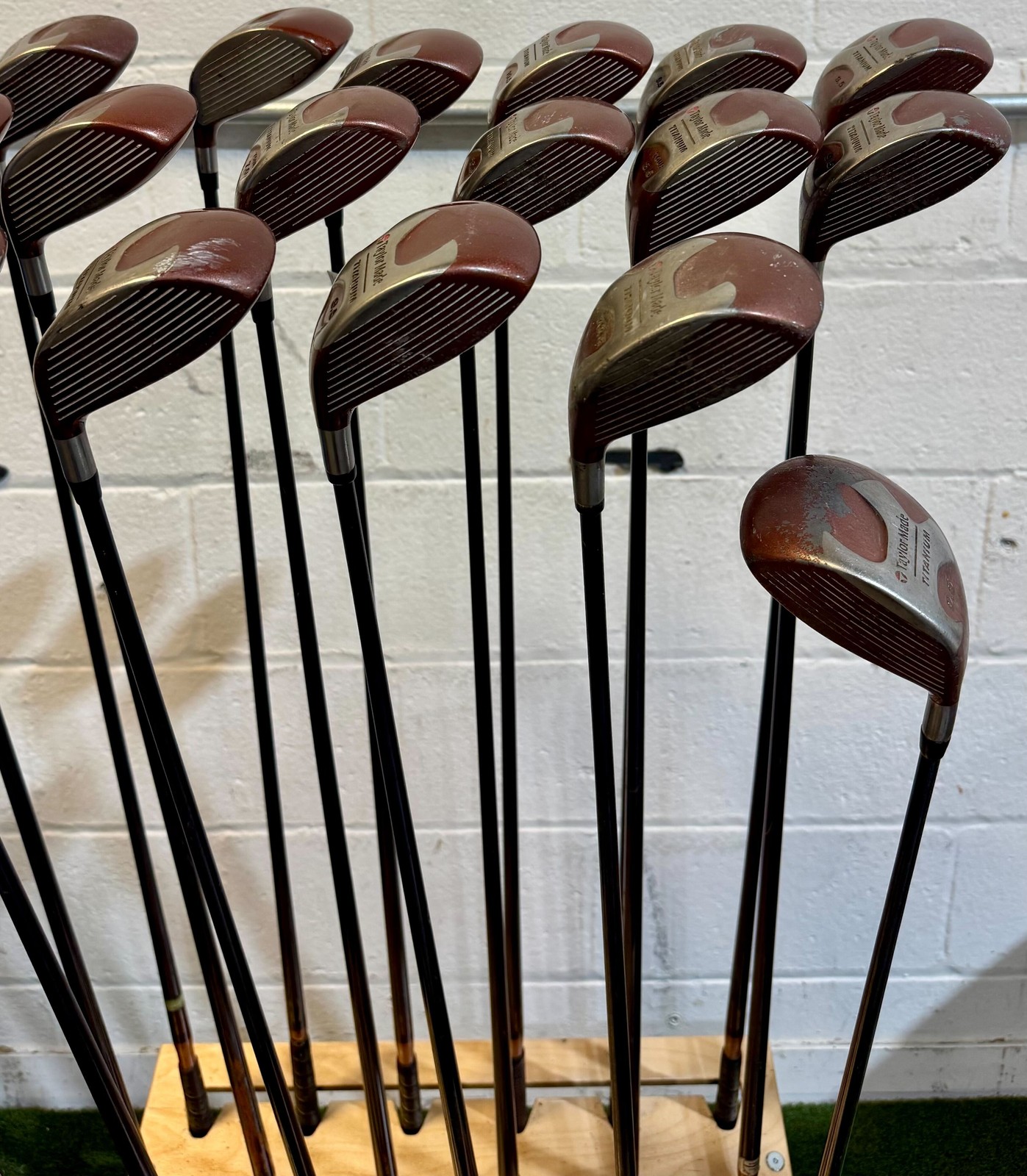 Wholesale Lot of 20 Golf Clubs - TaylorMade Drivers