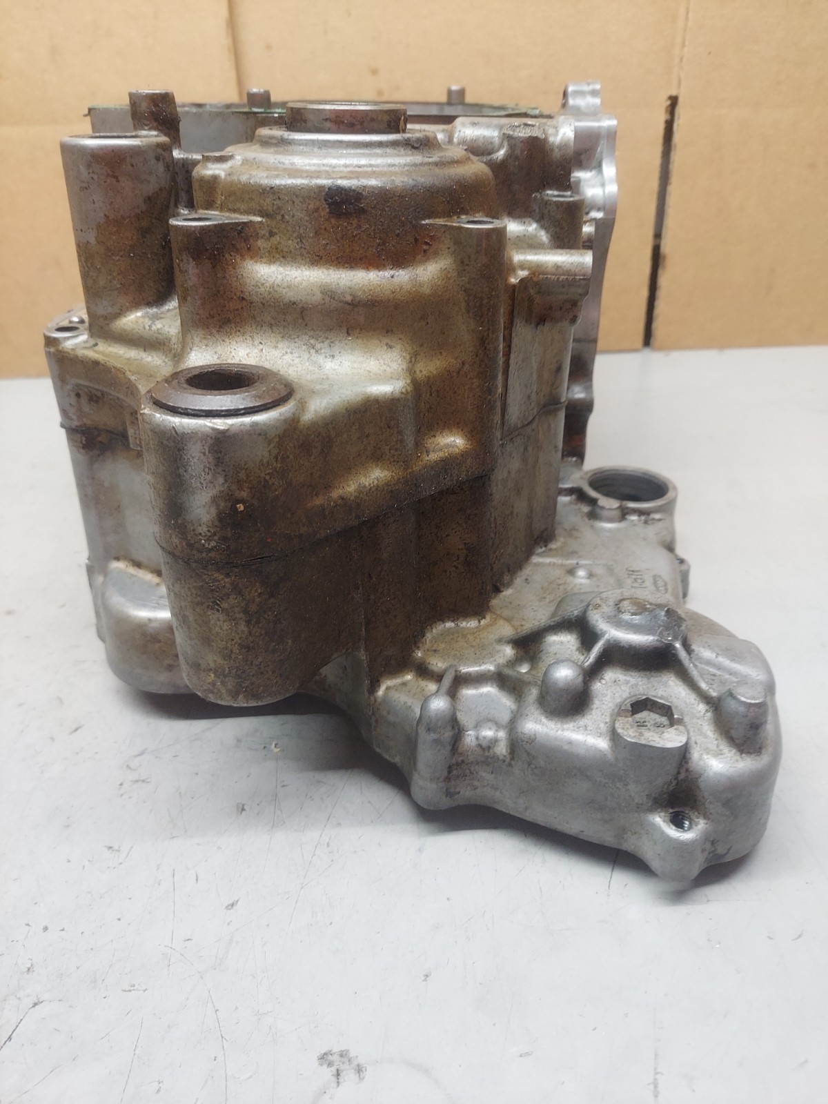 06-14 Honda trx450r crankcase left right inner case bottom end *READ ALL*