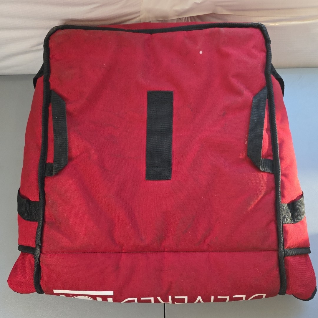 Pizza Hut Insulated Pizza Delivery Bag "HOT FROM THE HUT"!!! (Red and White bag)