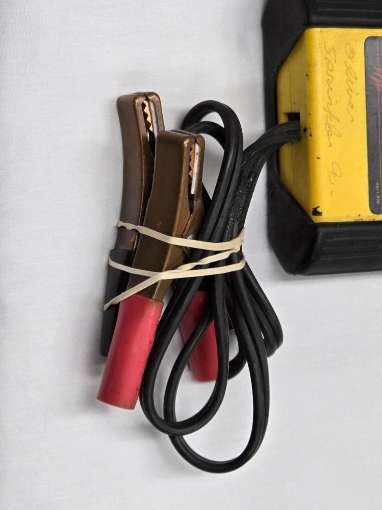 Auto Meter RC-300 Handheld SLA Battery Tester