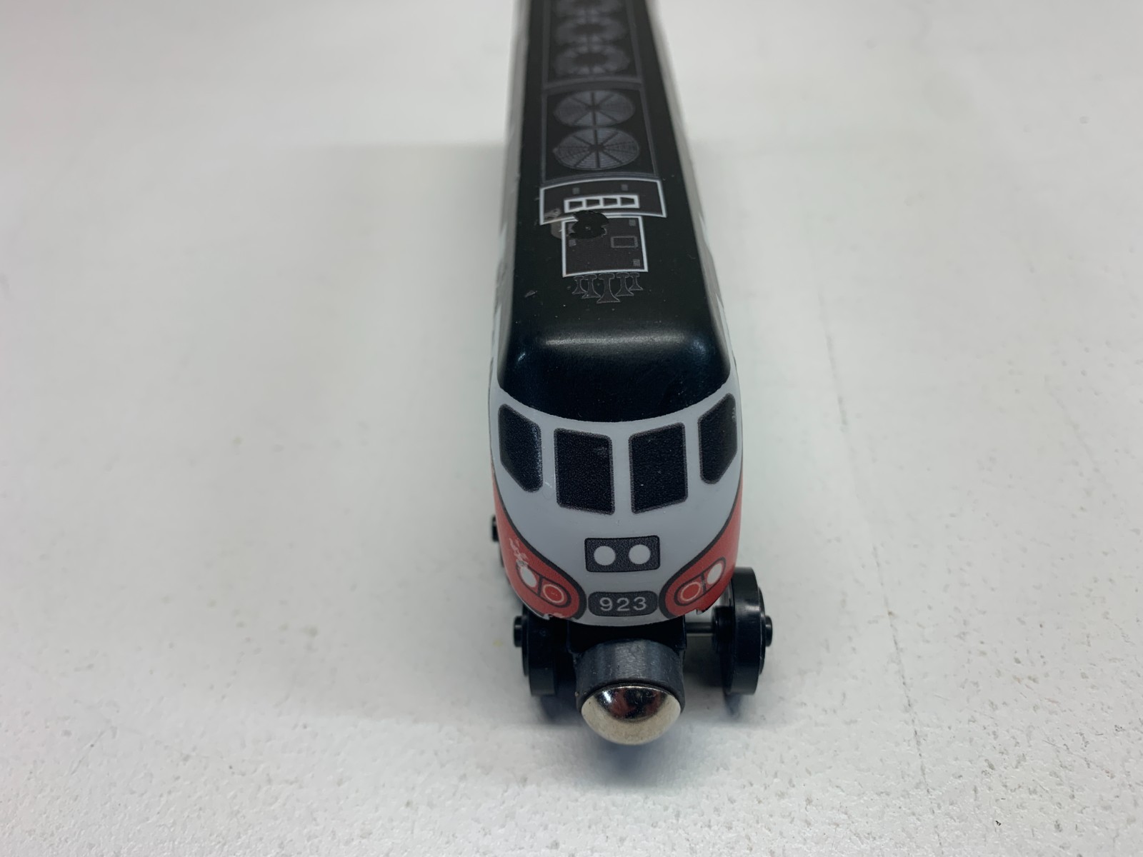 Wooden Whittle Shortline Railroad CALTRAIN 923 Commuter MP36 Locomotive Engine