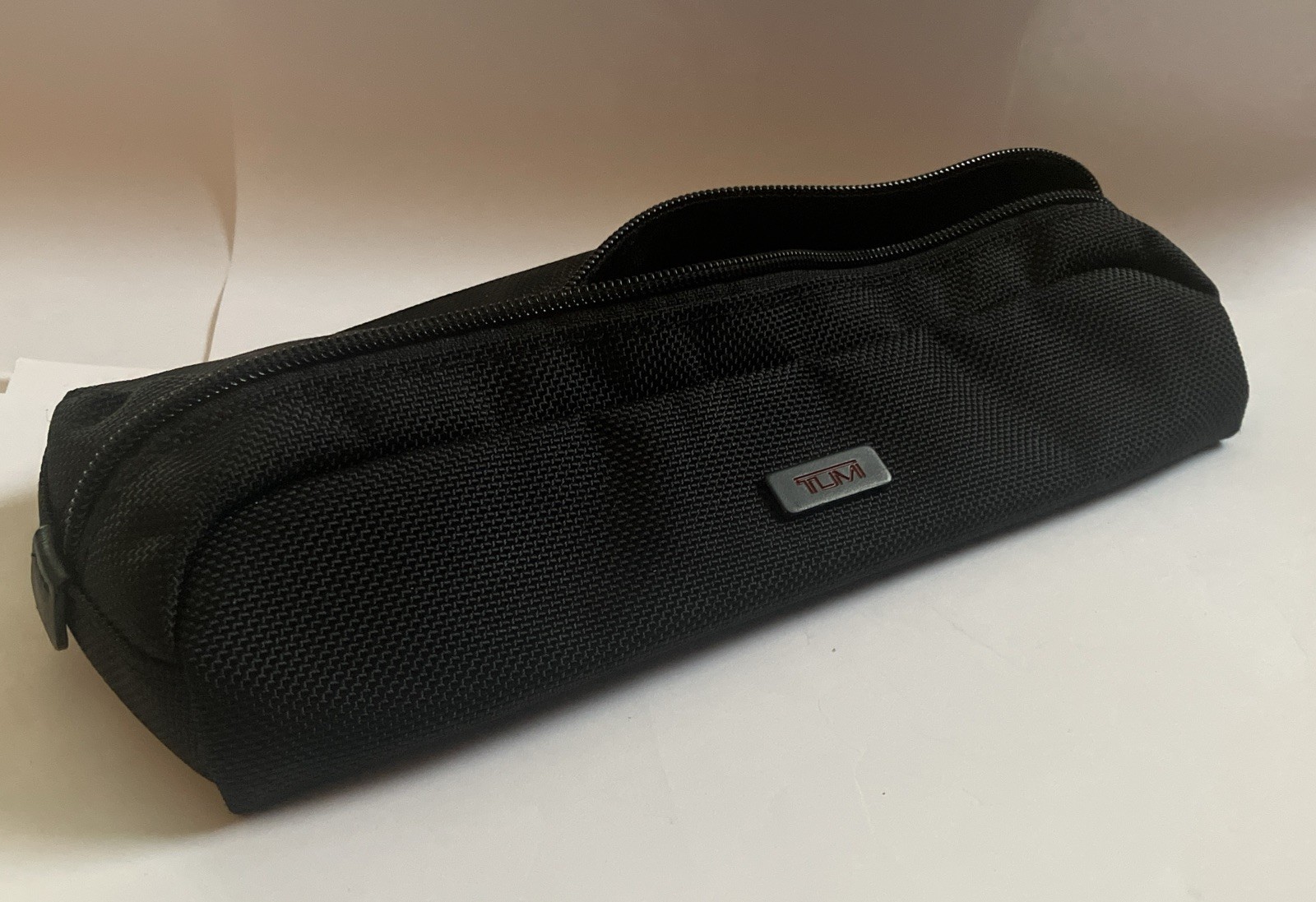 TUMI Accent Accessory pouch Cord Bag Black / Red No Retail Tag