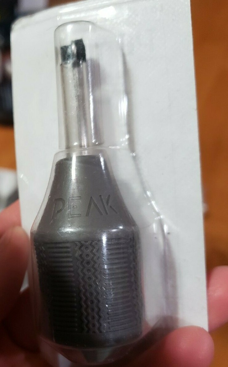 LOT OF 24 PEAK CARTRIDGE GRIPS