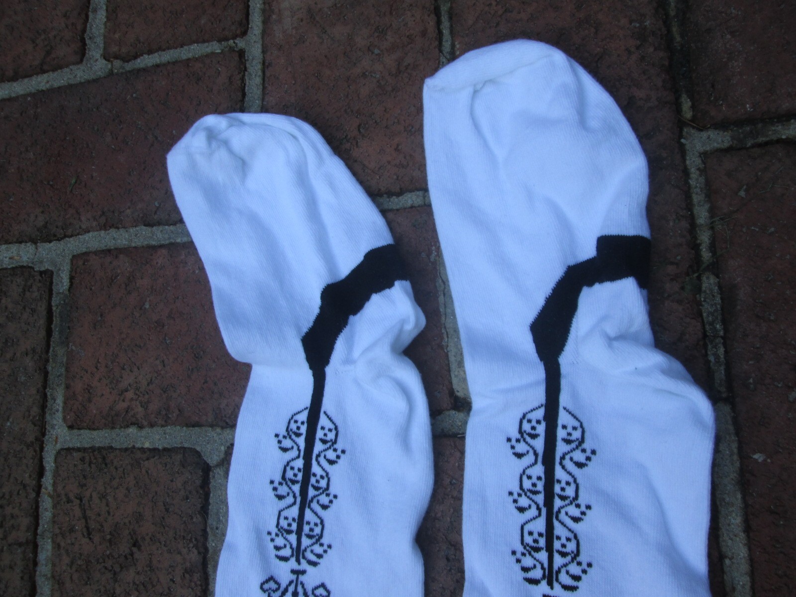 CROWN COLONIAL REV WAR 18-19TH C STOCKING CLOCKED WHITE BLACK COTTON TOPIARY NEW