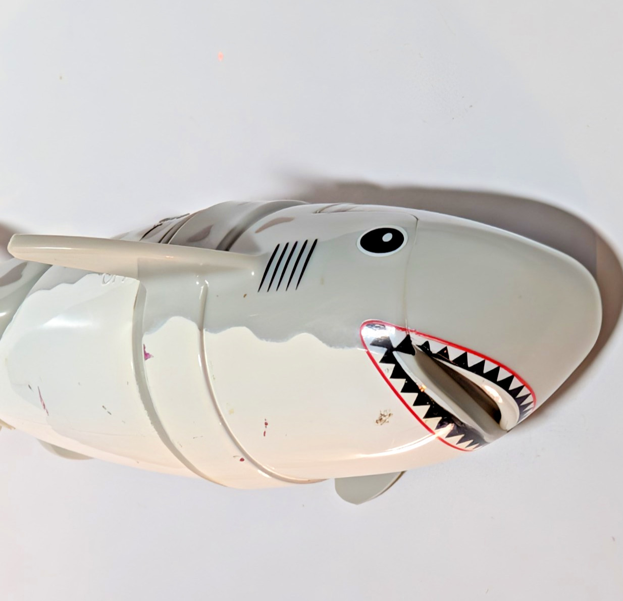 LIL FISHYS Tiger Shark VG+ swimming fish