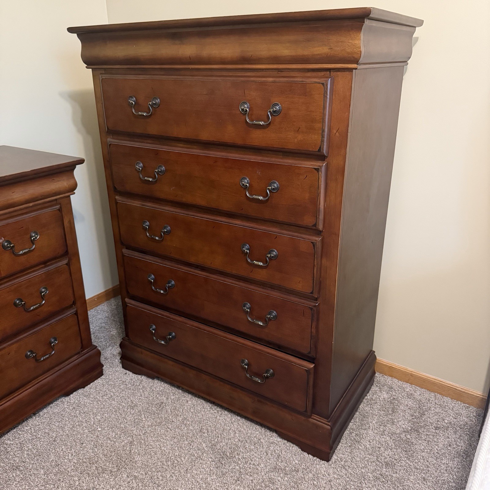 CHEAP PRICE ONLY TODAY Large Mahogany Chest of Drawers in very good condition