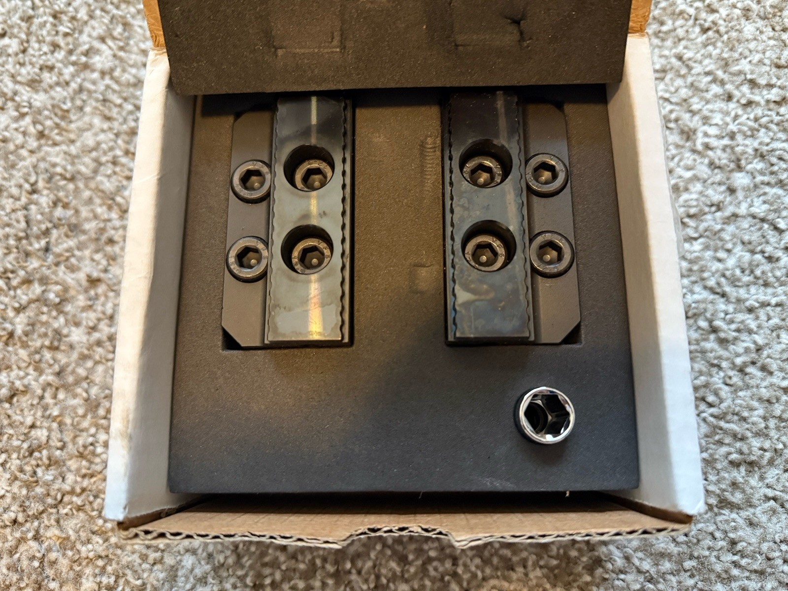 5th Axis V75100X 75mm x 100mm Self Centering Metric Vise NEW