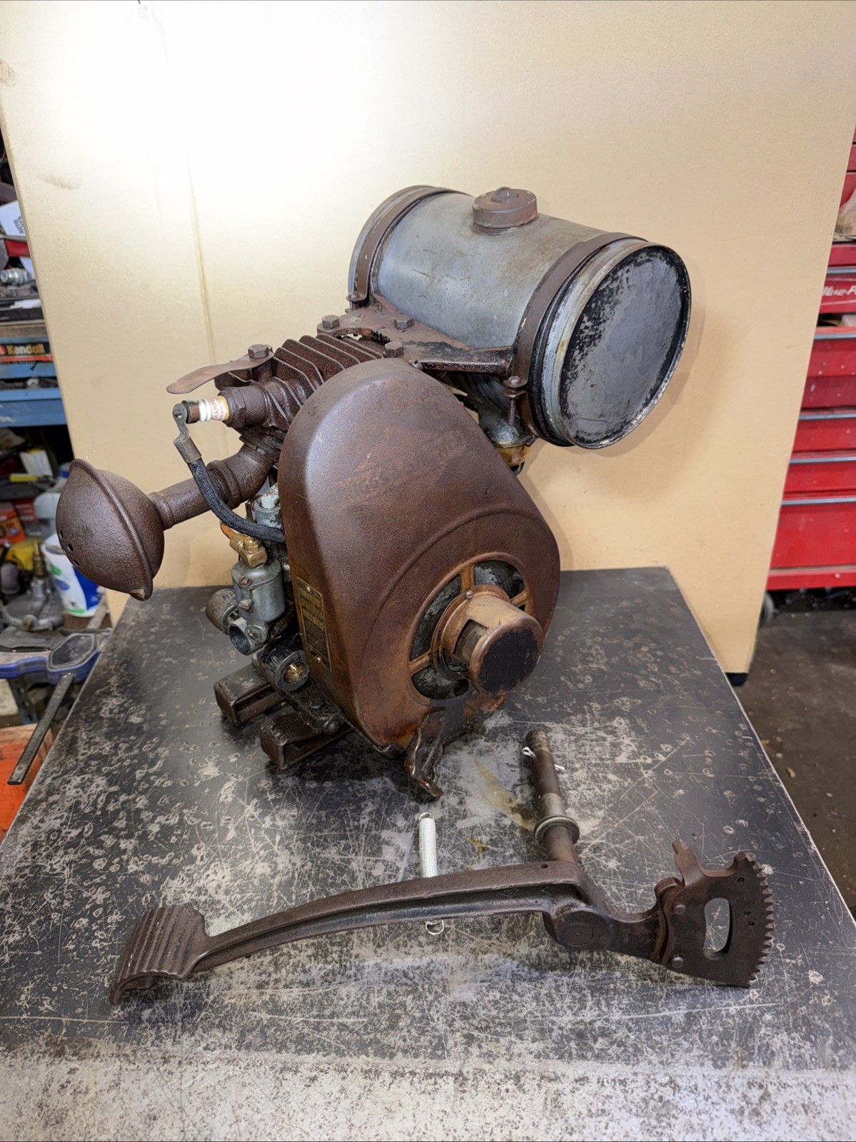 Antique Briggs & Stratton Model H Kick Start Aircooled Engine