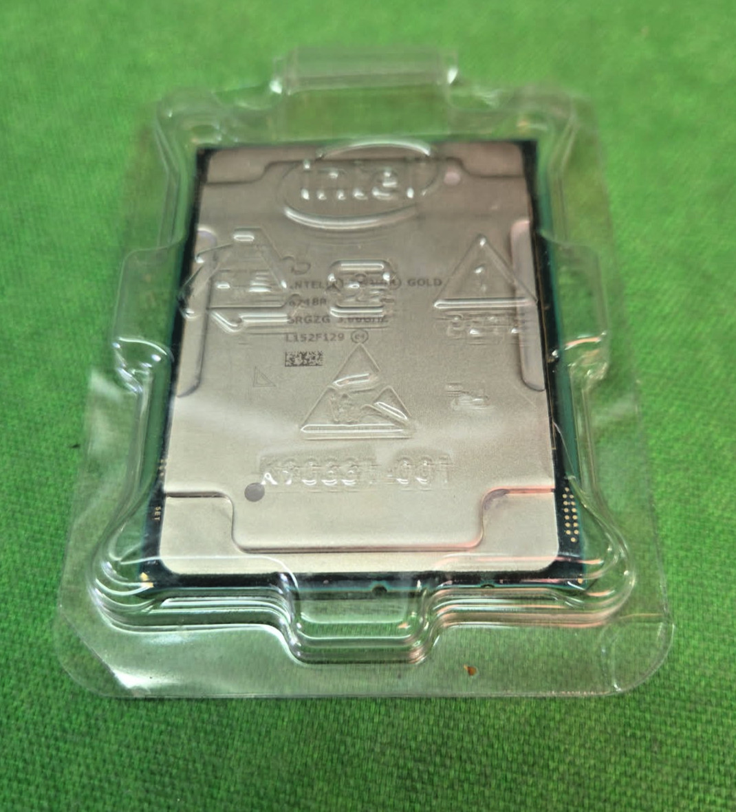 Intel Xeon 24-Core Gold 6248R 3.0GHz 35.75MB 205W Processor SRGZG CPU