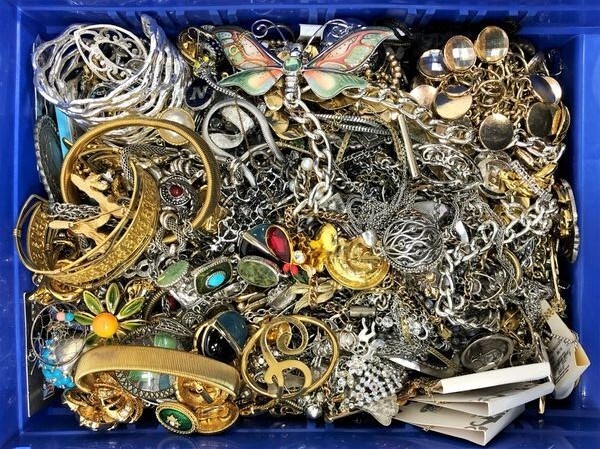 3 Pounds Unsorted Huge Lot VTG Jewelry Vintage New Junk & Wear Resell Tangled In