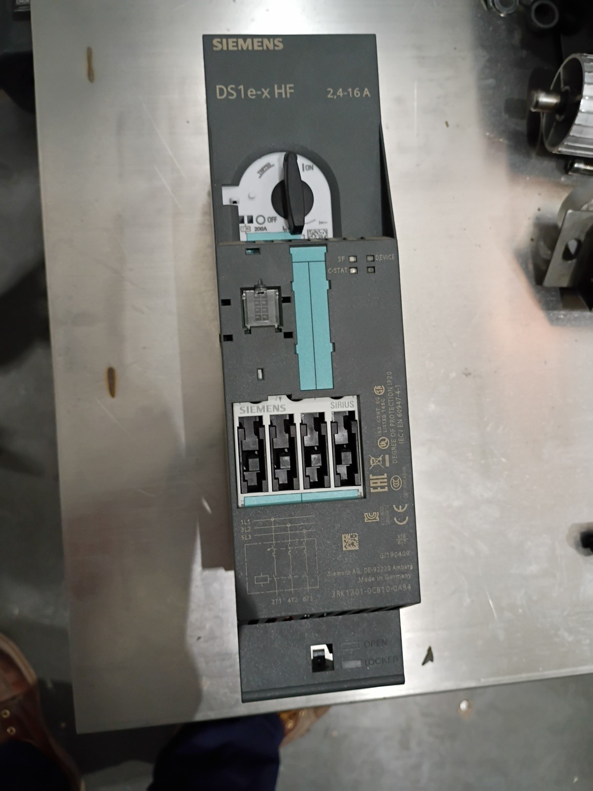 Siemens DS1e‑x HF 3RK1301‑0BB10‑0AB4 2.4‑8 A Motor Starter USED