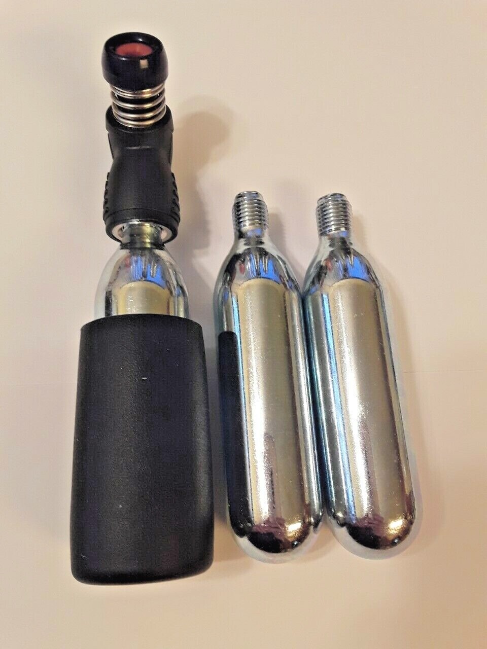 CO2 Mini Inflator pump Bike Tire w/ 3 pack 16g C02 threaded cartg sleeve kit