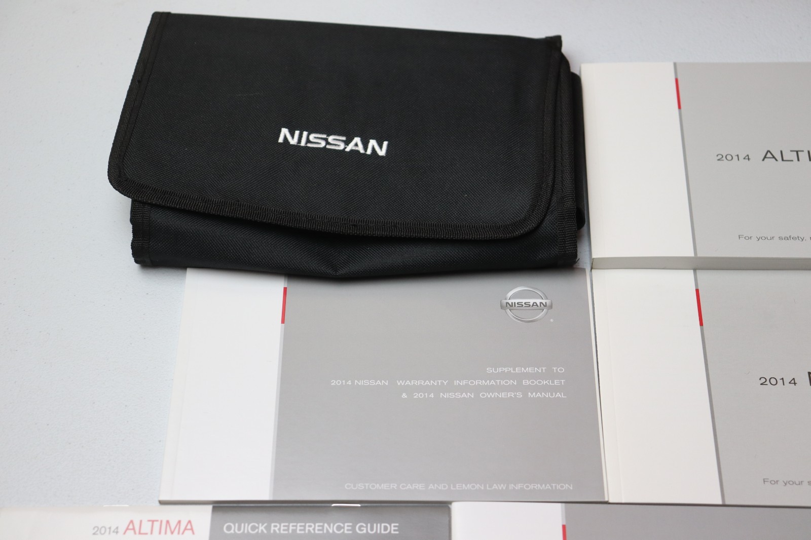 2014 Nissan Altima Sedan Owners Manual W/ Navigation OEM Factory Set