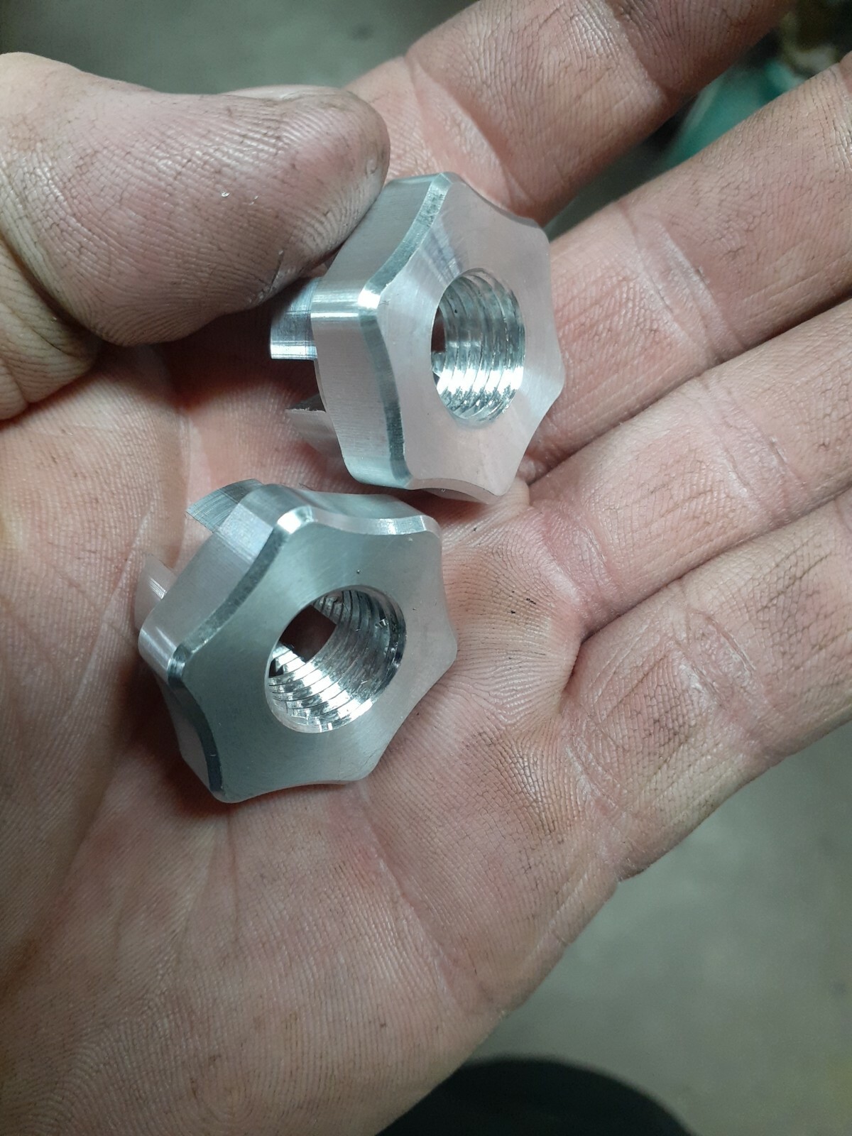 Billet Aluminum Spindle Nut. TRX450R, YFZ450, Banshee, Raptor 700, Lt500