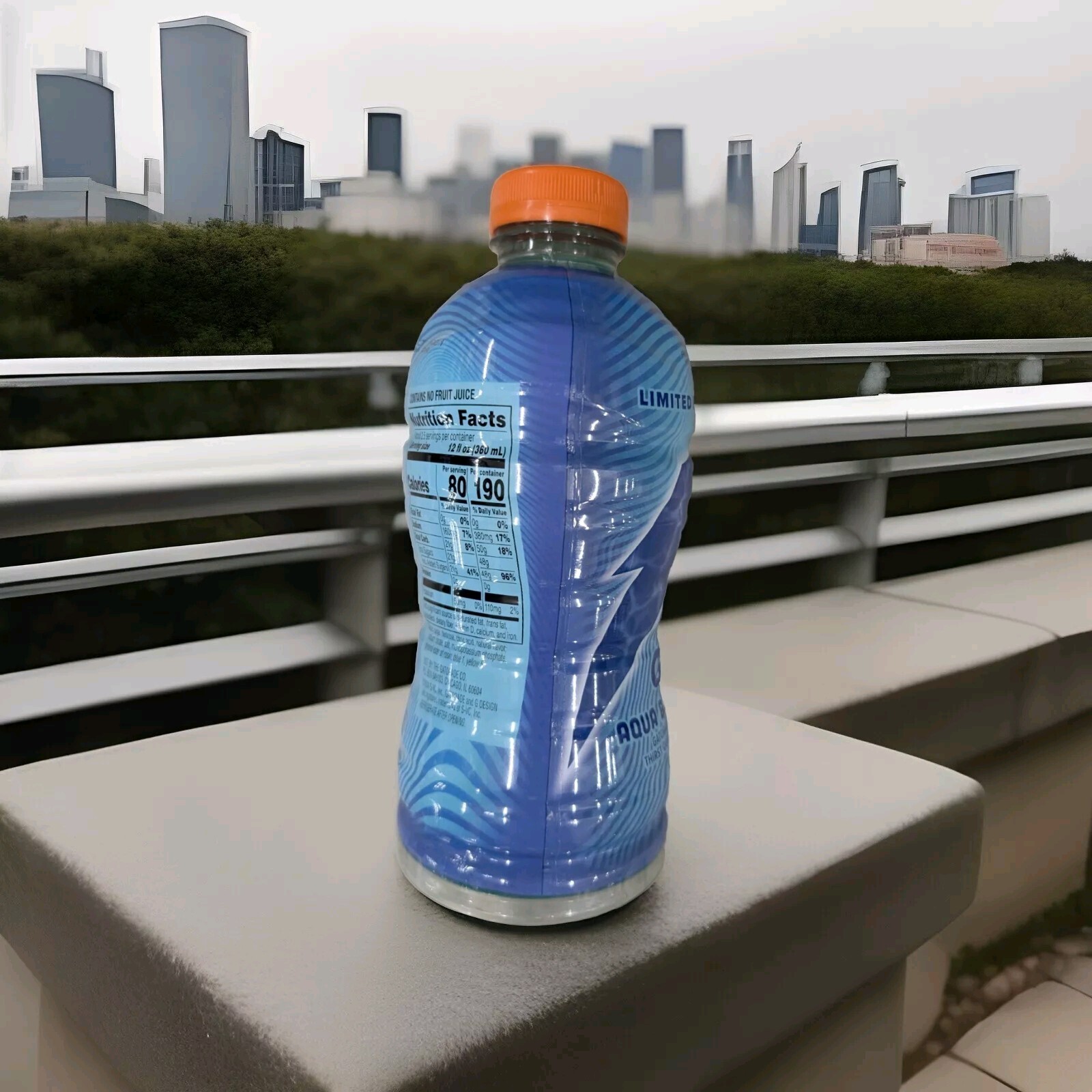 Gatorade Aqua Blast Thirst Quencher Limited Edition 28oz Bottle Unopened