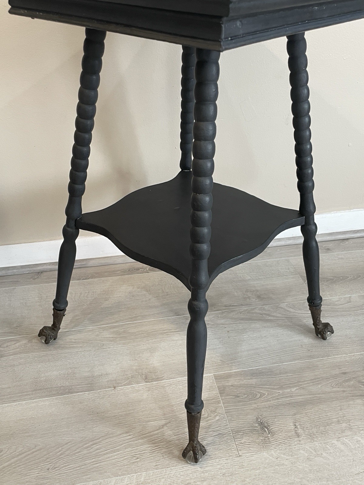 Antique Vintage Victorian Parlor Wooden Glass Ball And Claw Feet Side End Table