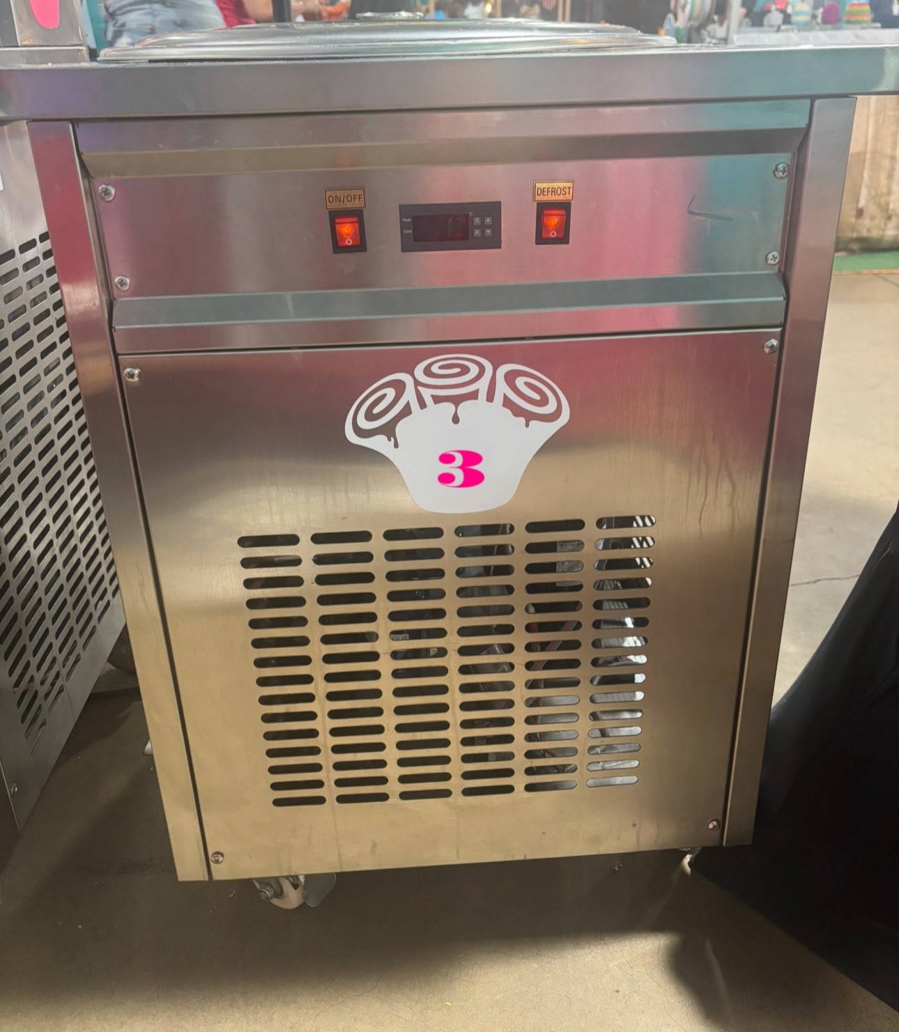 Rolled ice cream machine single pan