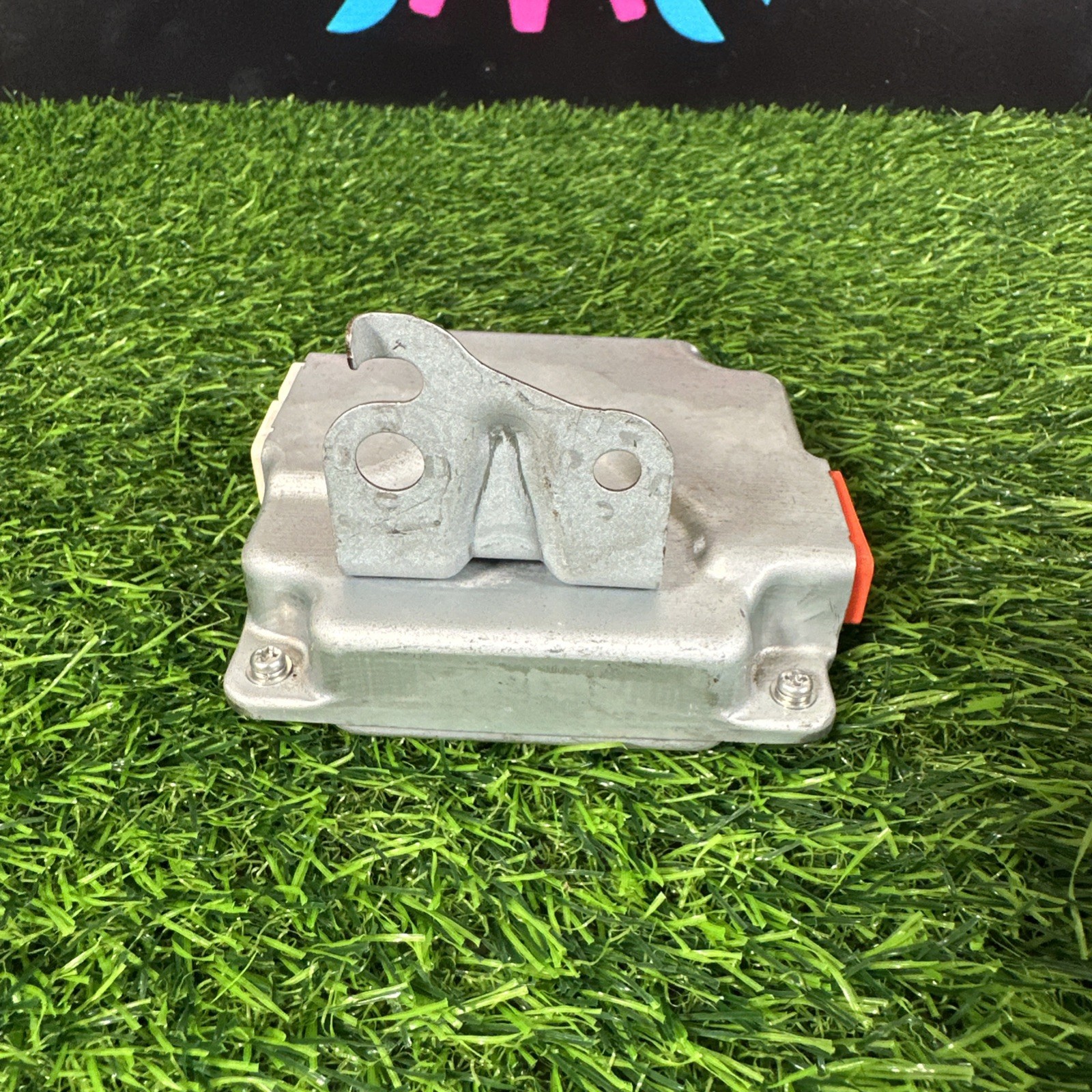 Toyota Prius Hybrid 2011-2015 Bettery Voltage Sensor Control module 89892-47080