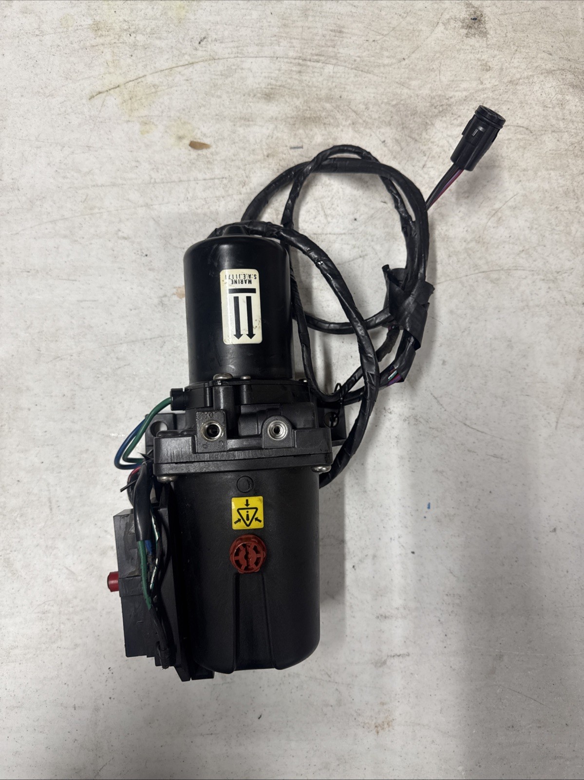 OMC Cobra Sterndrive Trim Motor Assembly 985846/986970