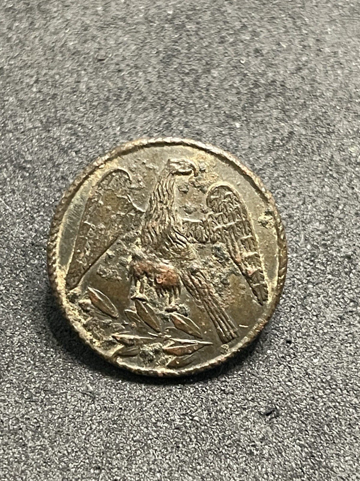 Mexican Military Dug Button Mexican War Period Button - Eagle 15.6 MM