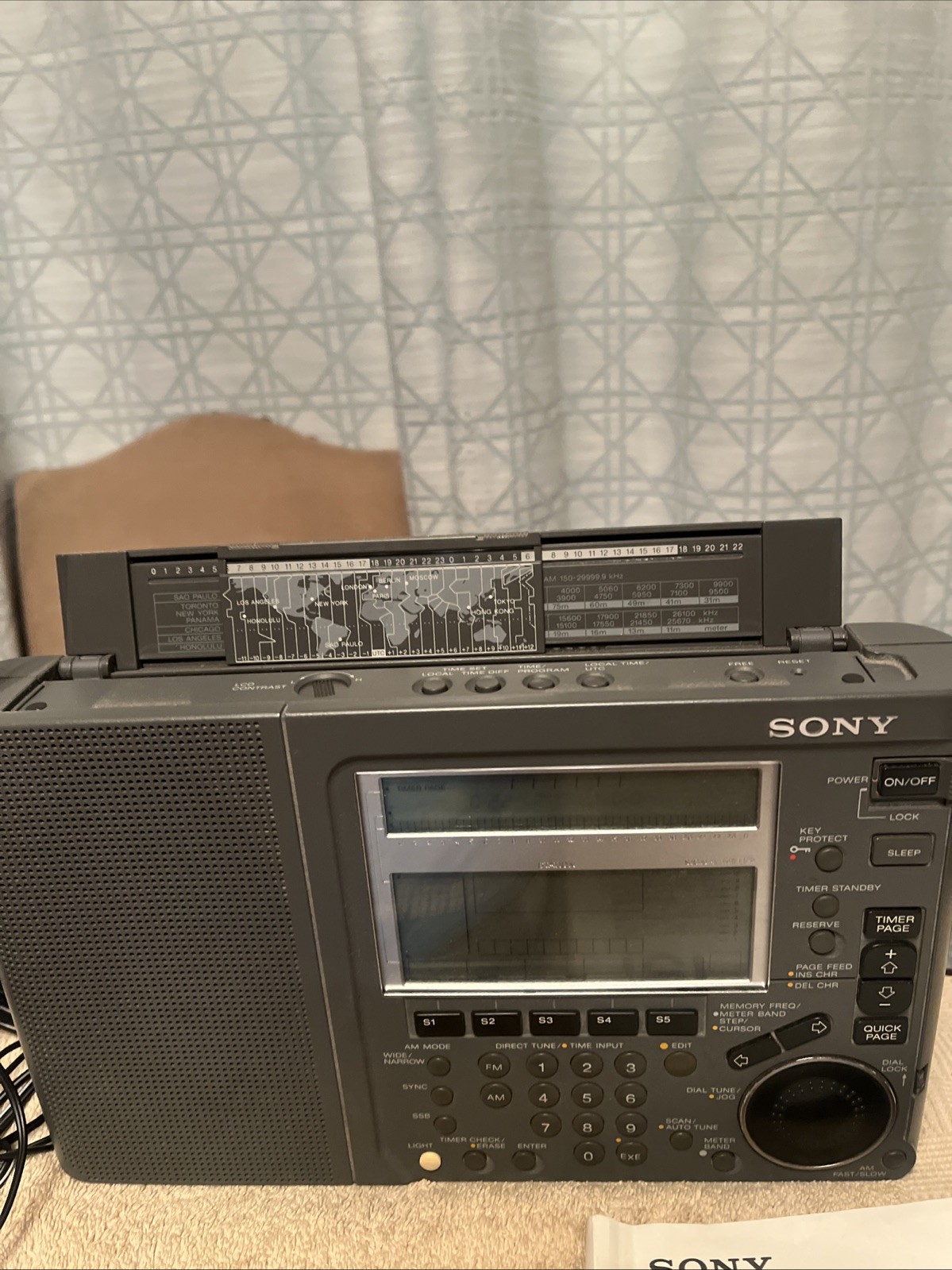 Sony ICF-SW77 World Band Receiver Radio Mint Condition Tested Works Great