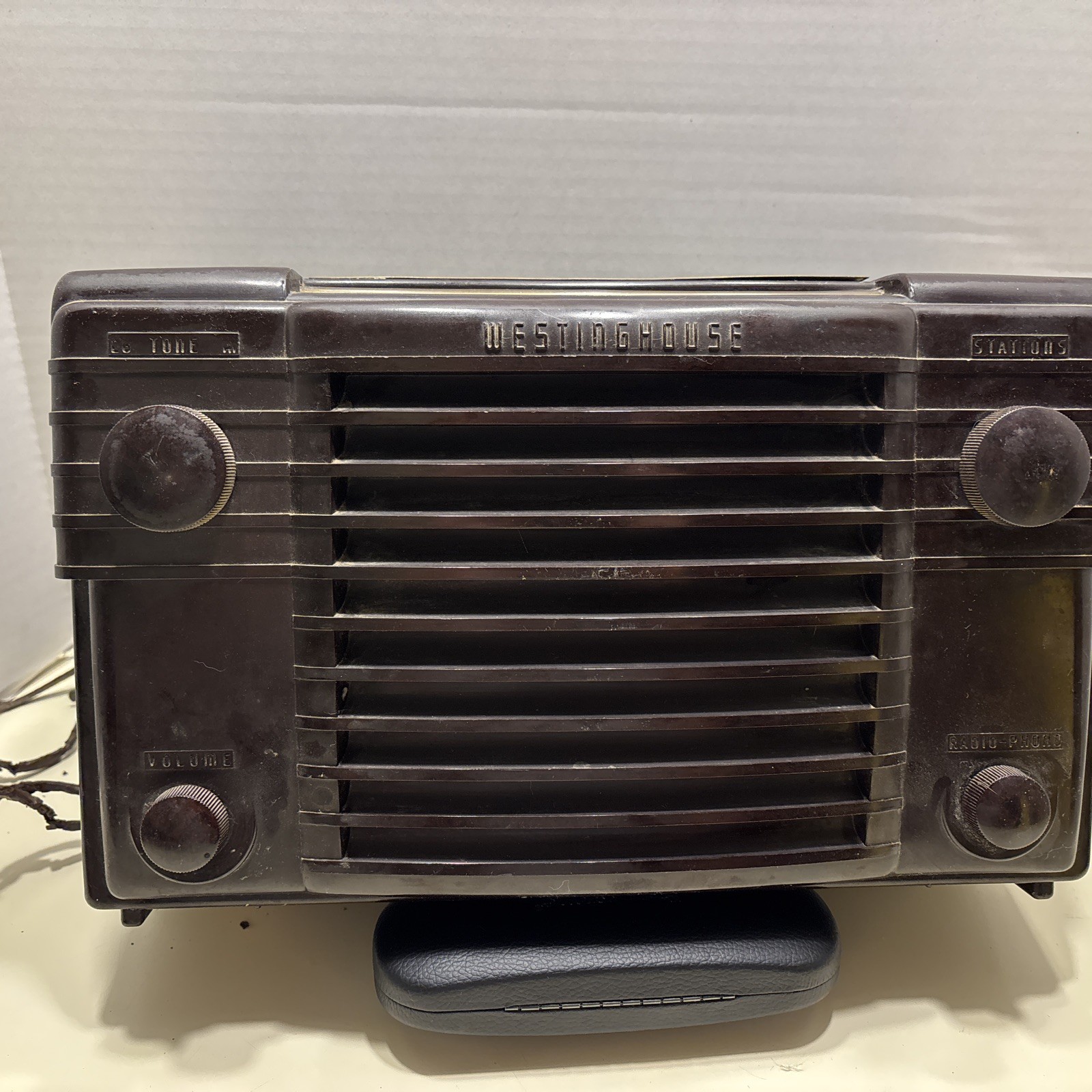 Westinghouse Classic Tube Type Radio M# H-247 Radio Parts/Repair.Read Details
