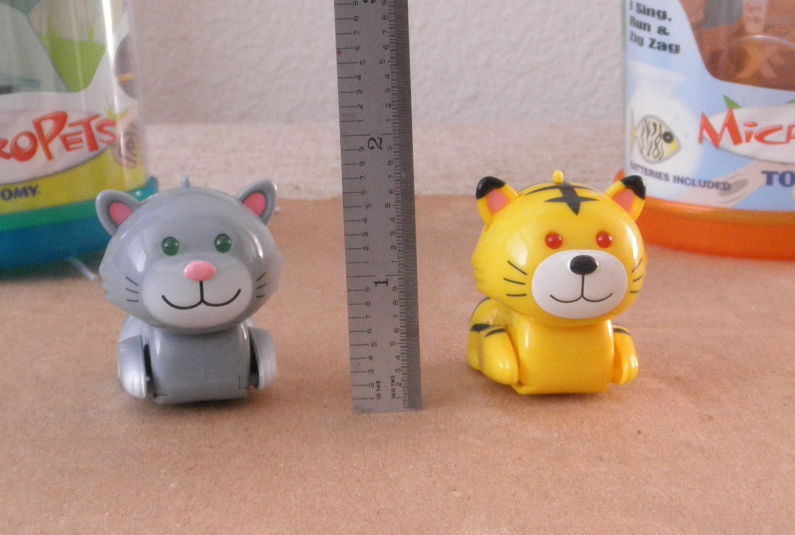 Vintage 2002 Tomy Micropets Chumsley Gray & Tag Yellow Interactive Cats (Tested)