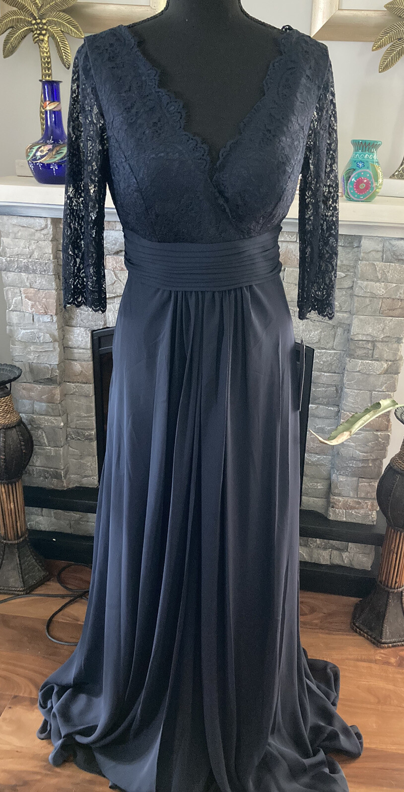 NWT JS Collection Dinner Wedding Empire Waist Lace V-Neck Women's Gown size 8