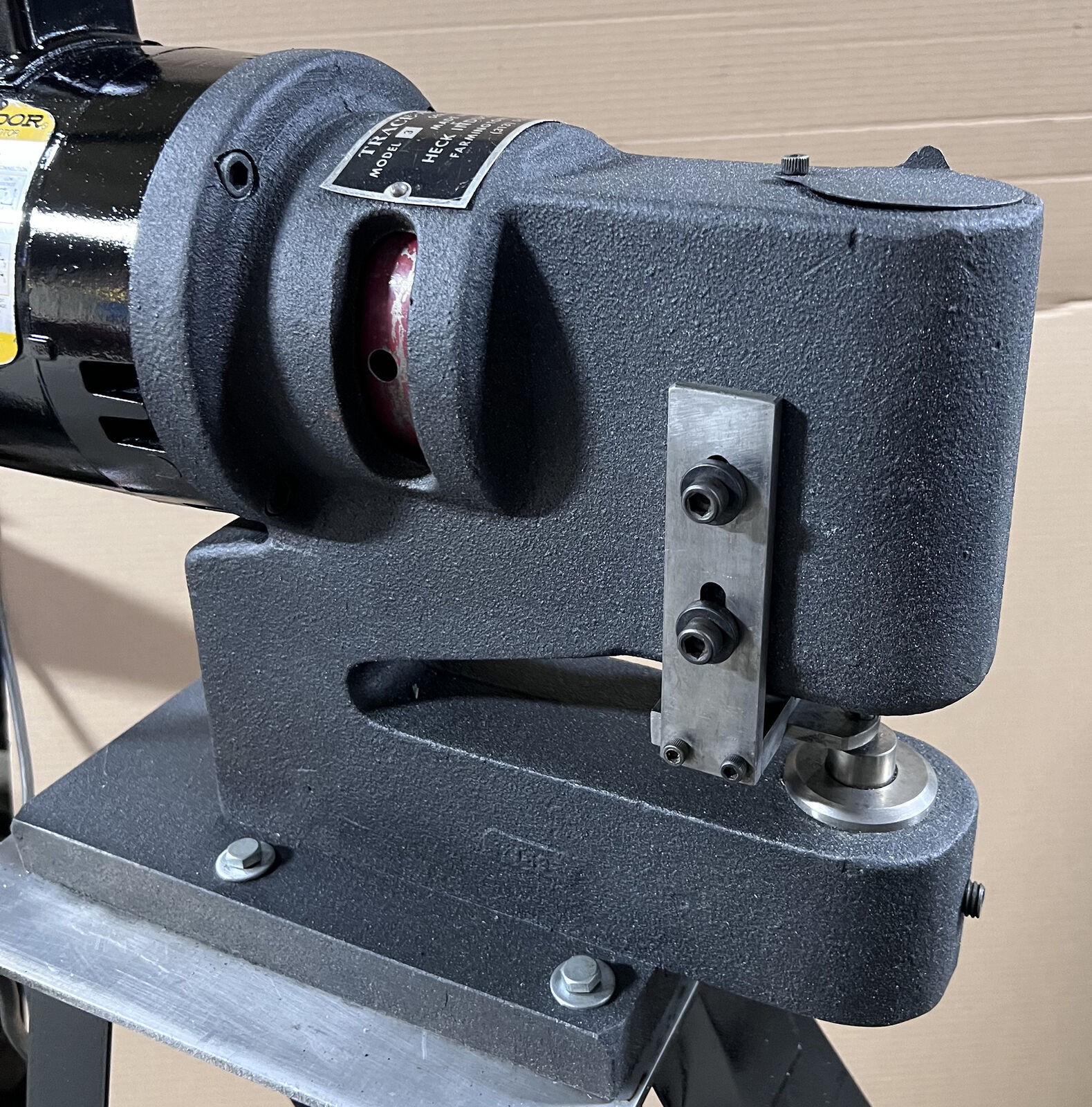 USA MADE! NICE HECK MODEL 3 1/8" TRACE-A-PUNCH DUPLICATING NIBBLER w/ STAND