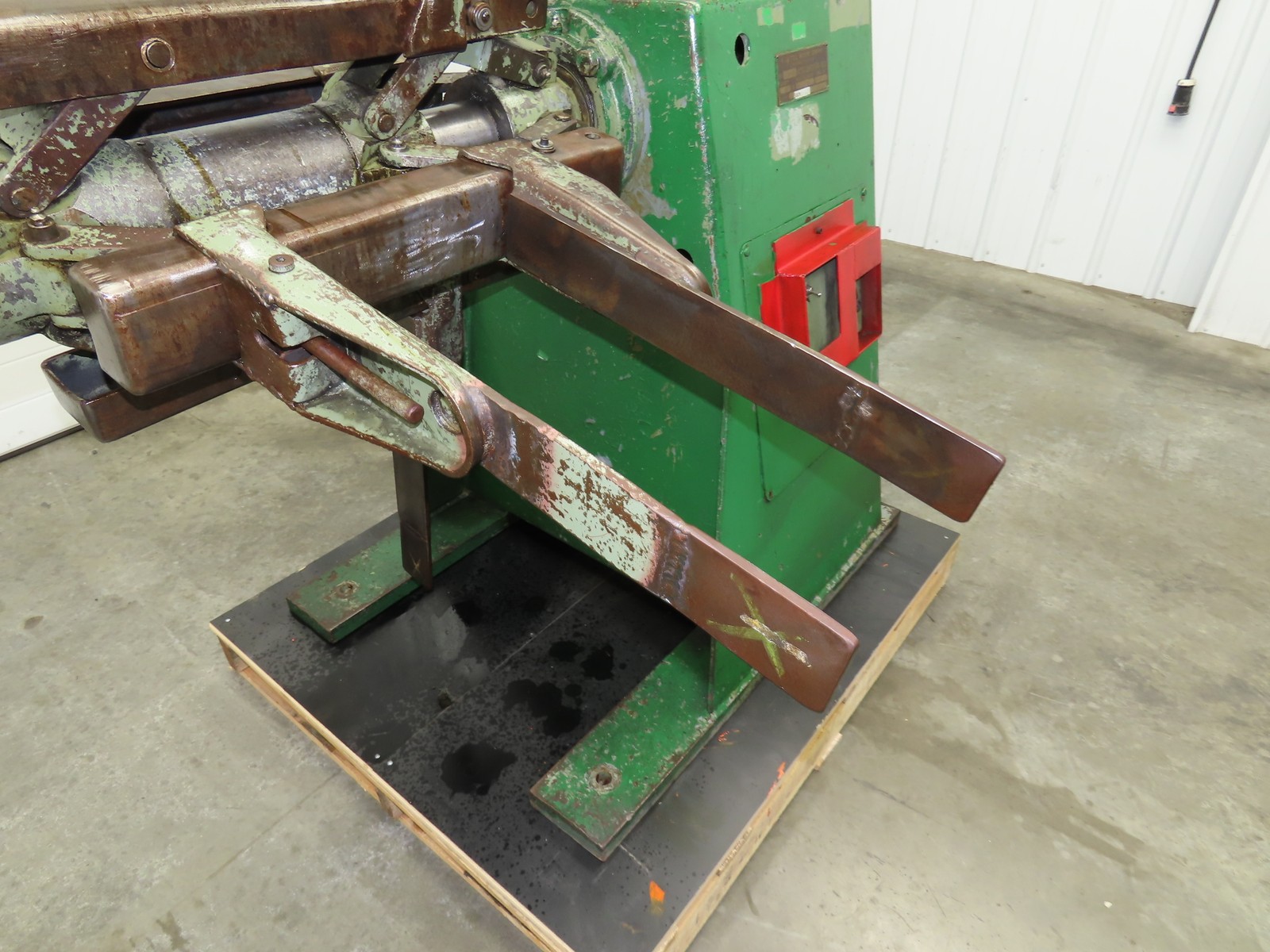 FJ Littell Machine No 20-18 Coil Stock Uncoiler 2000lbs 16-20" ID 18" W Decoiler