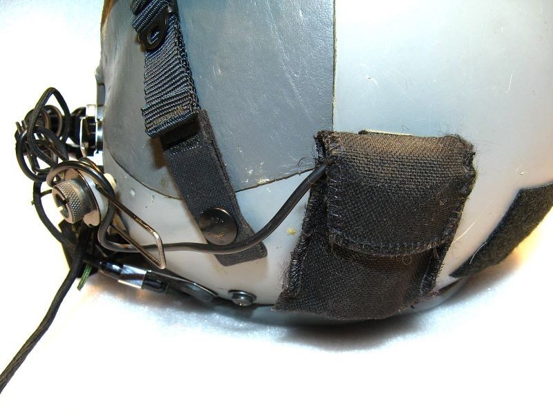 AUTHENTIC 90's GENTEX HGU-55/P PILOT FLIGHT HELMET w/ VISOR & COVER / MEDIUM