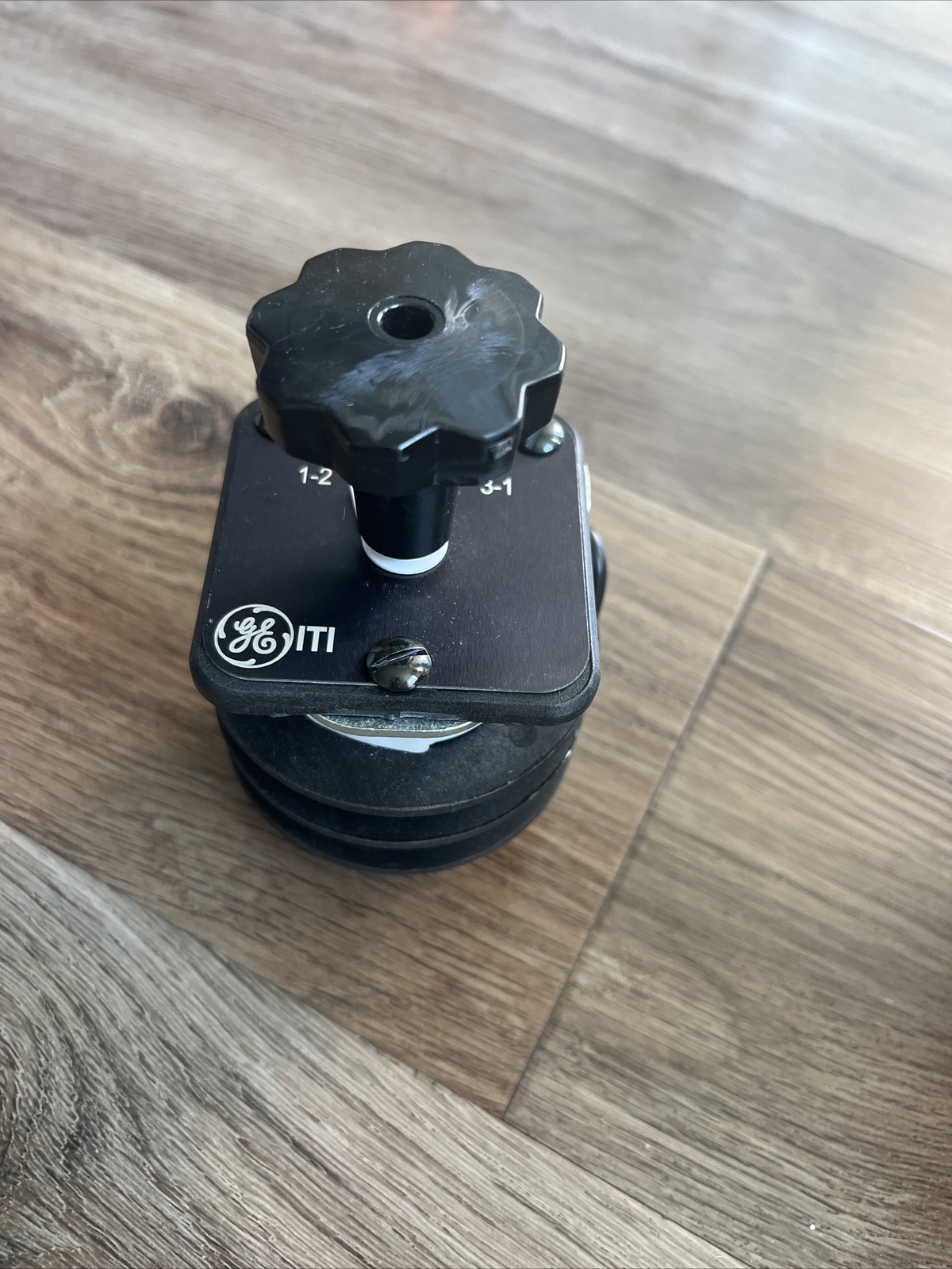 ITI General Electric Rotary Voltmeter Transfer Switch 952404C Series 95 600 vac