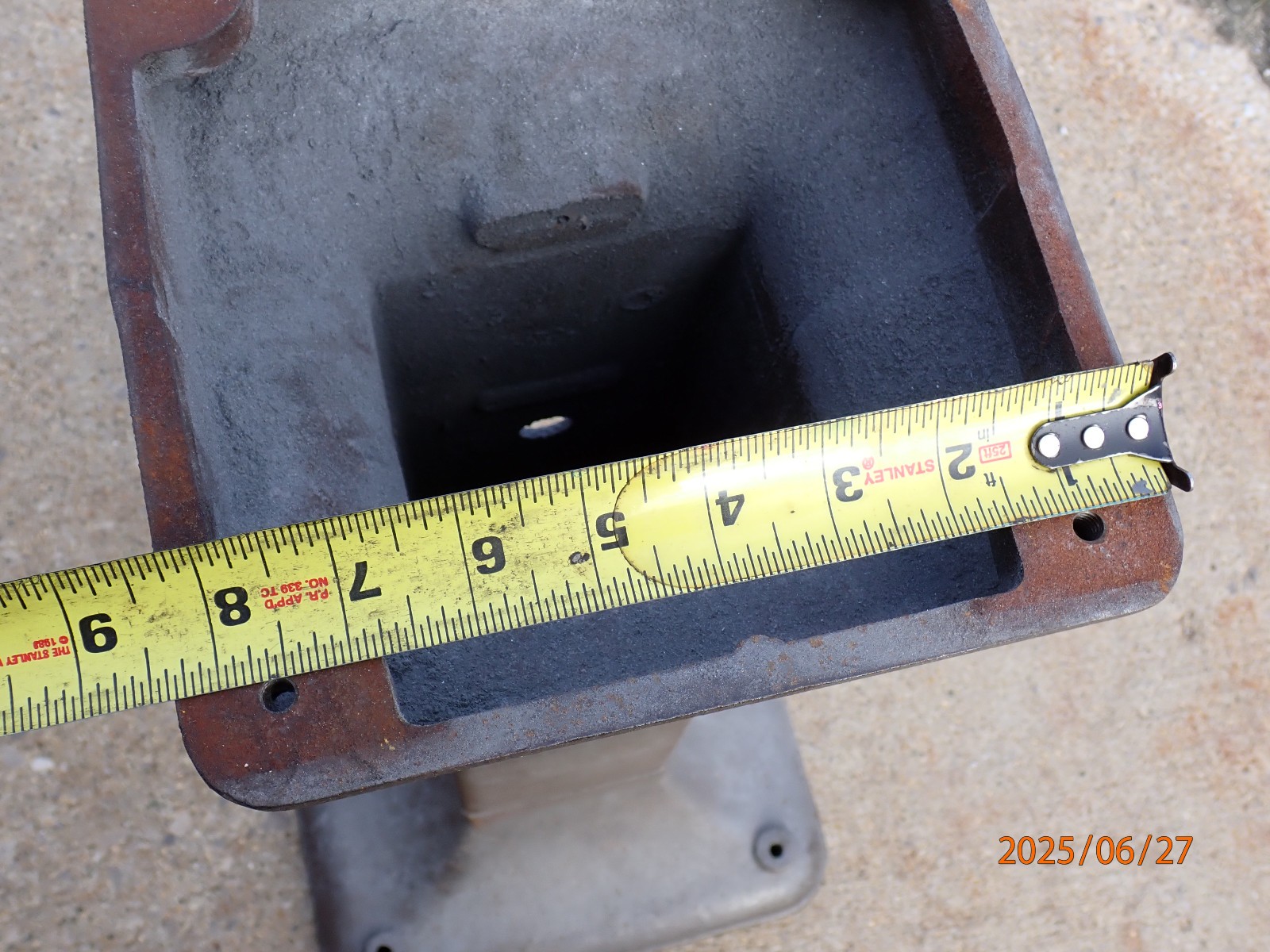 VINTAGE DELTA ROCKWELL GRINDER CAST IRON PEDESTAL STAND BASE