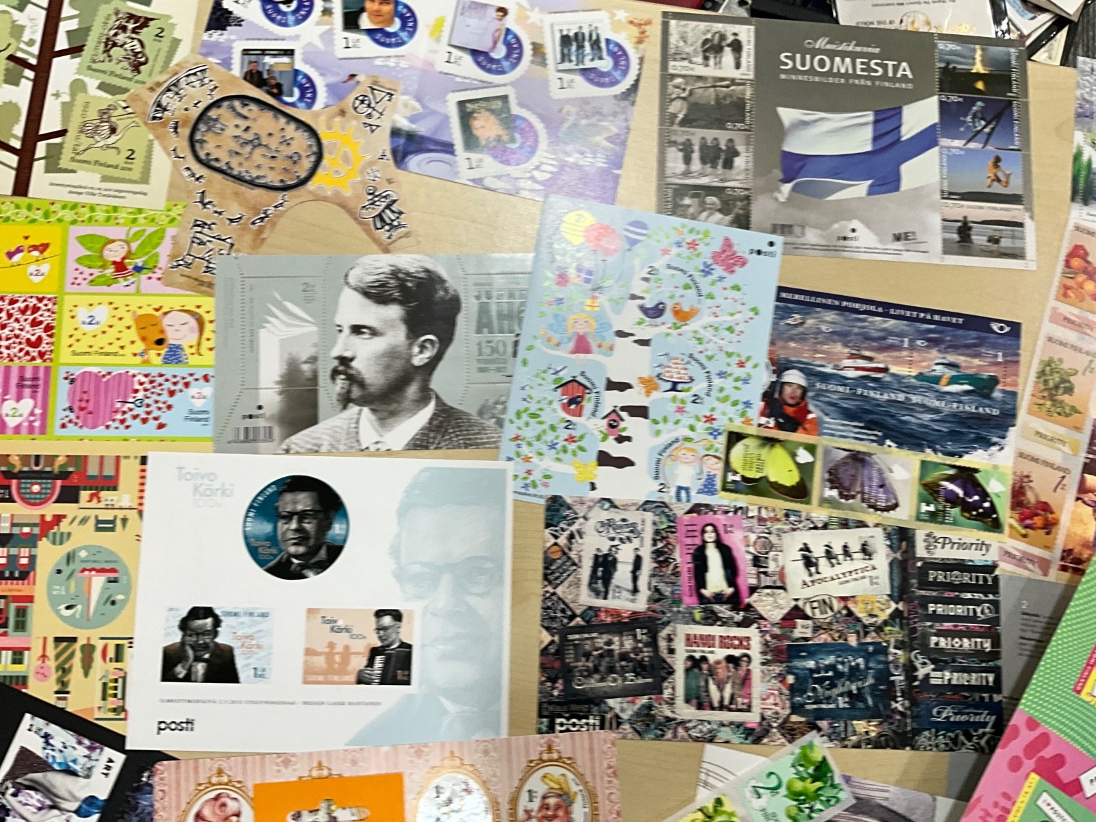 Finland MNH Stamps modern sheets booklets 100 different items @3*