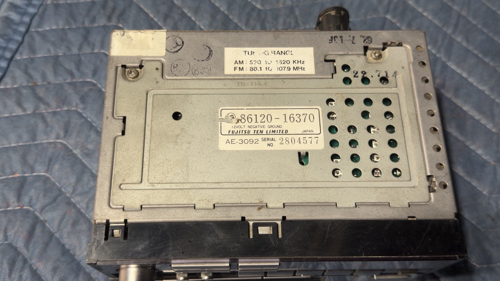 Vintage Toyota Stereo Radio Untested