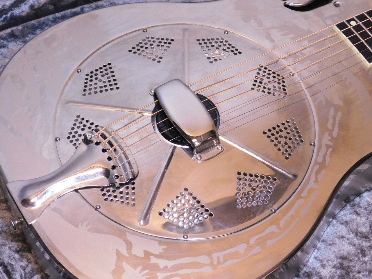 National Style O 2008 silver resonator guitar