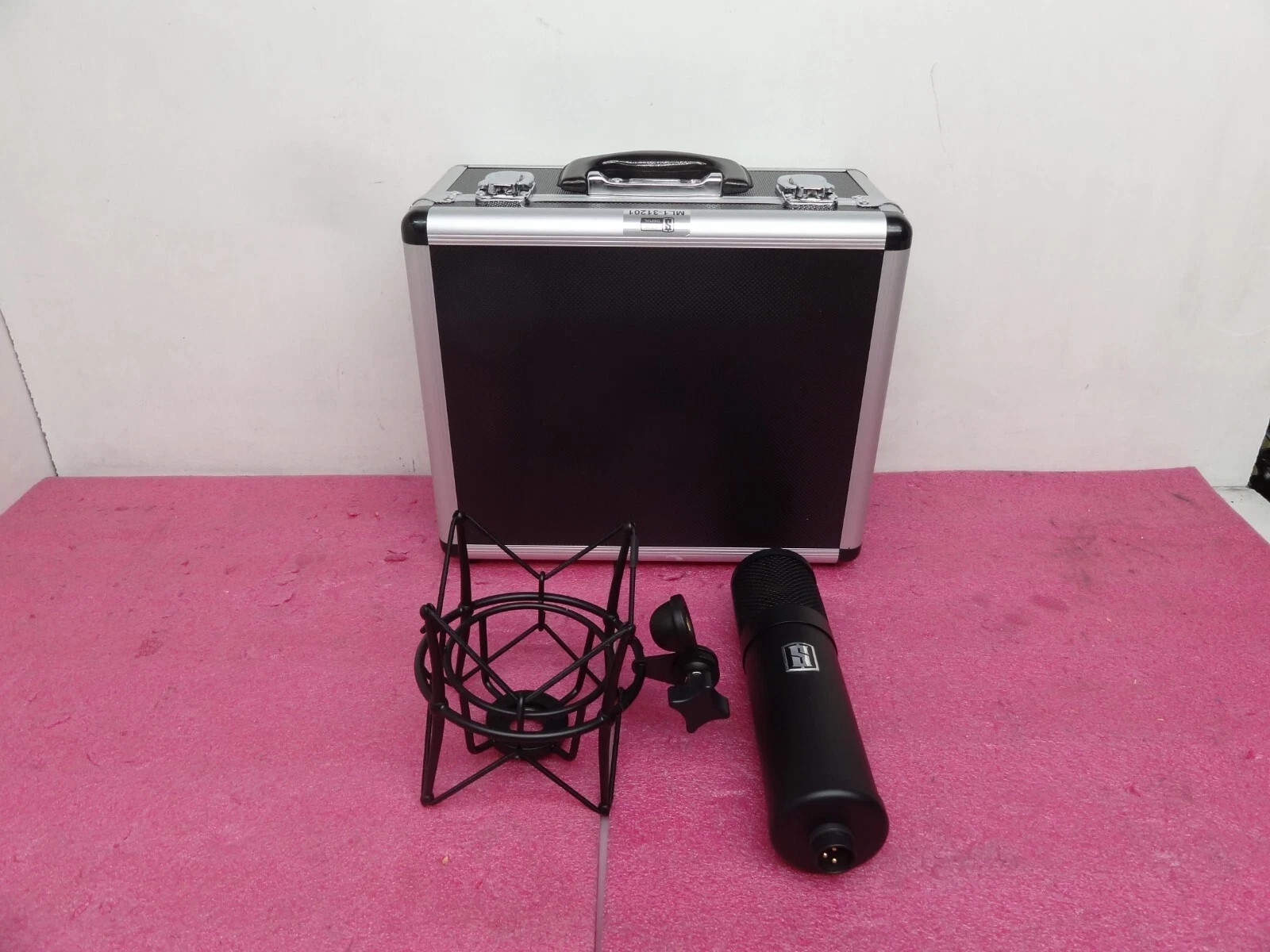 SLATE DIGITAL VMS ML-1 LARGE DIAPHRAGM MICROPHONE W/CASE & SHOCK MOUNT-BLACK T9