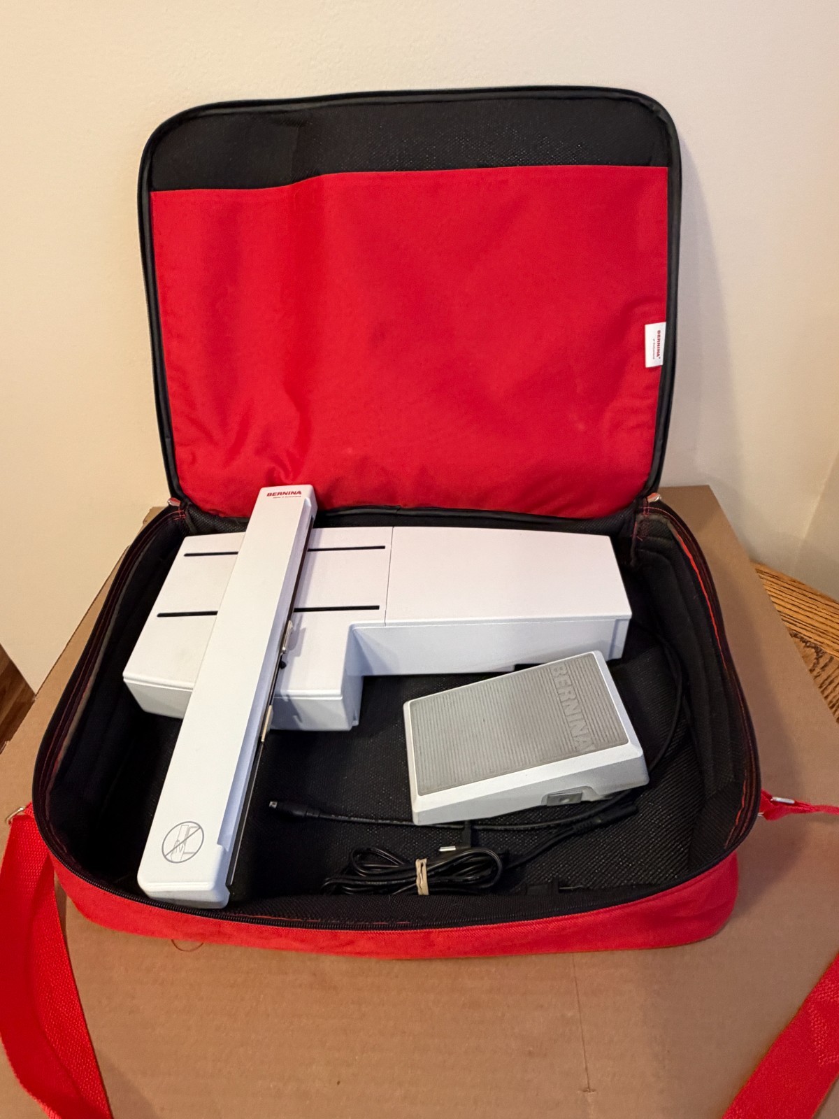 Bernina Aurora 440 QE computerized, embroidery sewing machine