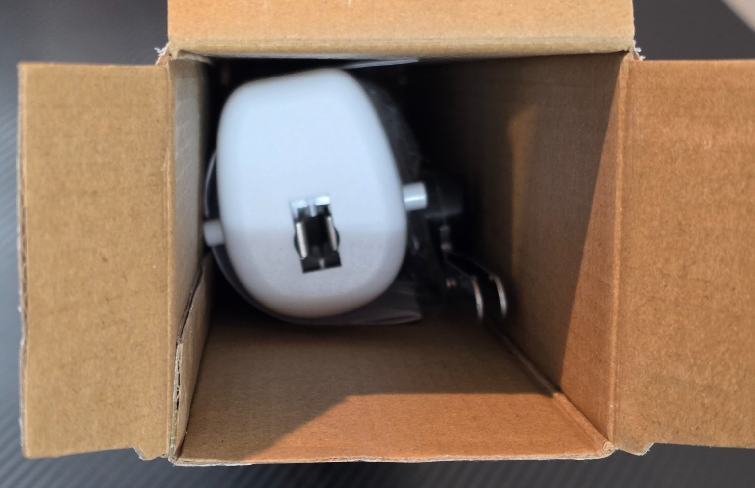 Premius Professional Rechargeable Cordless Electric Knife Model Ek-02223 White