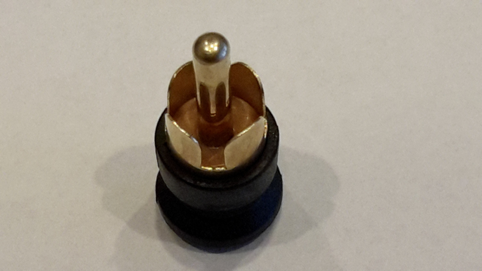 10 - RCA SHIELDED SHORTING CAPS / PLUGS - RF/EMI & NOISE CANCELING / PROTECTION