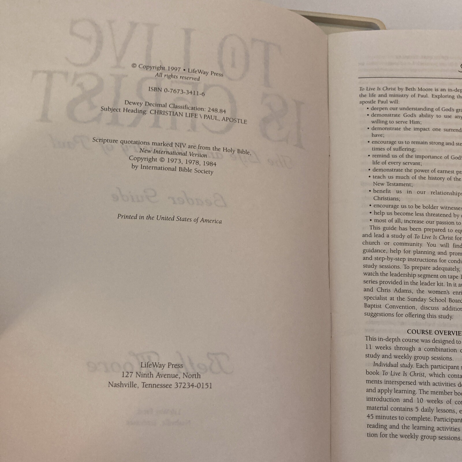 Beth Moore To Live Is Christ: The Life & Ministry of Paul Cassette Leader Kit