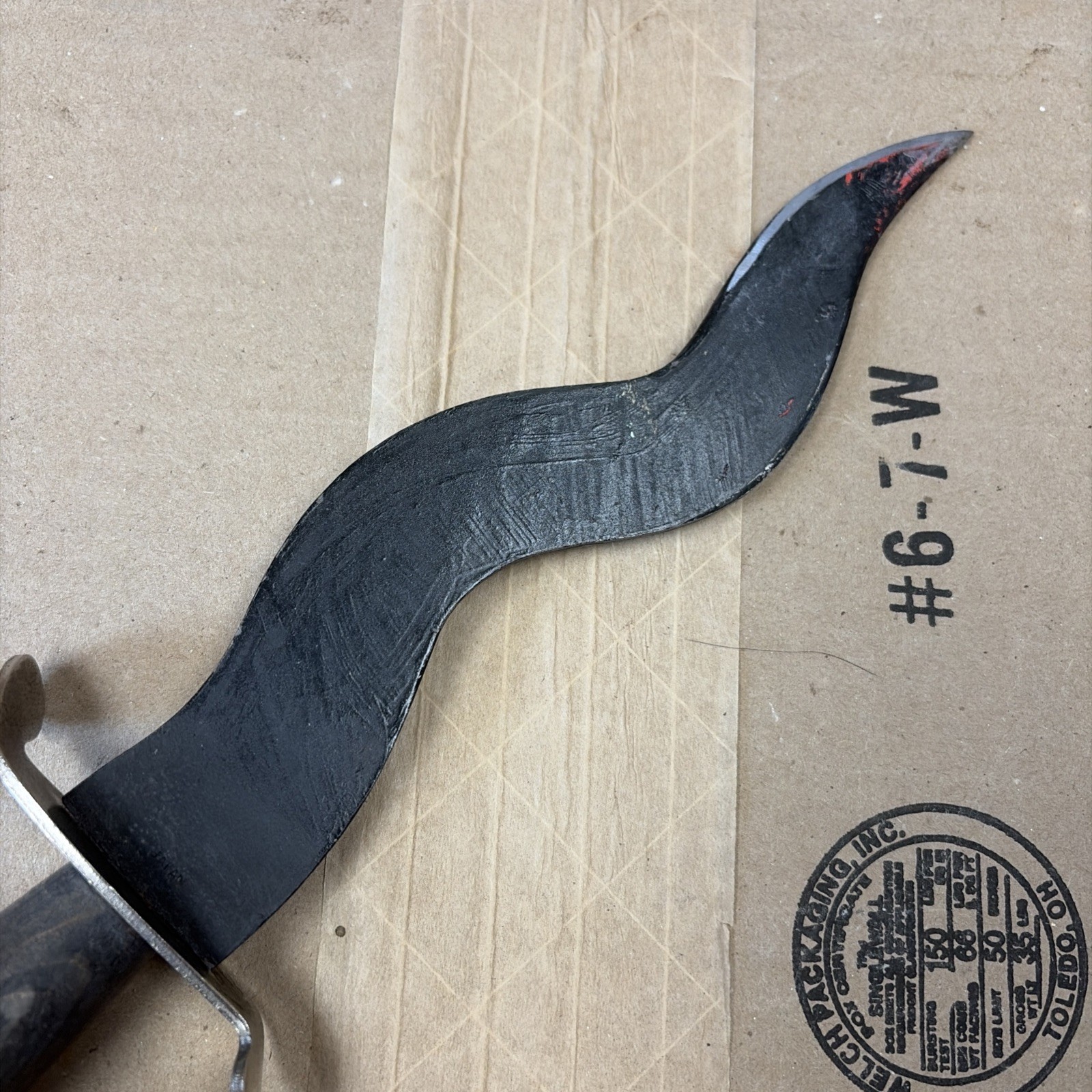 Dragon Wood Handle Wavy Throwing Dagger Knife 12-5/8” Long Blade Is Painted