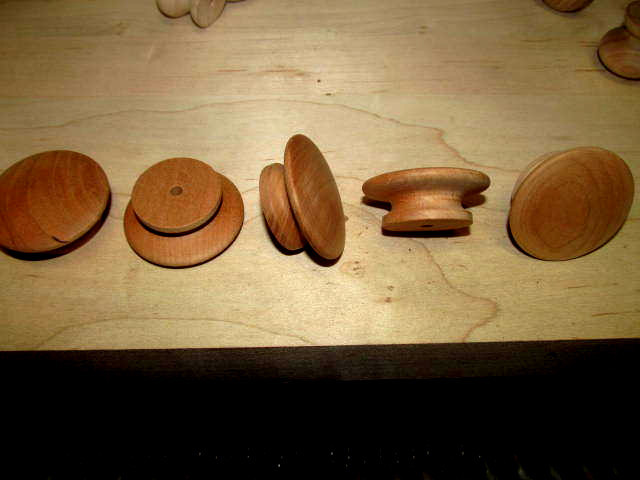 10 BRAND NEW UNFINISHED CHERRY 1 3/4" ROUND WOOD CABINET KNOBS / PULLS KW
