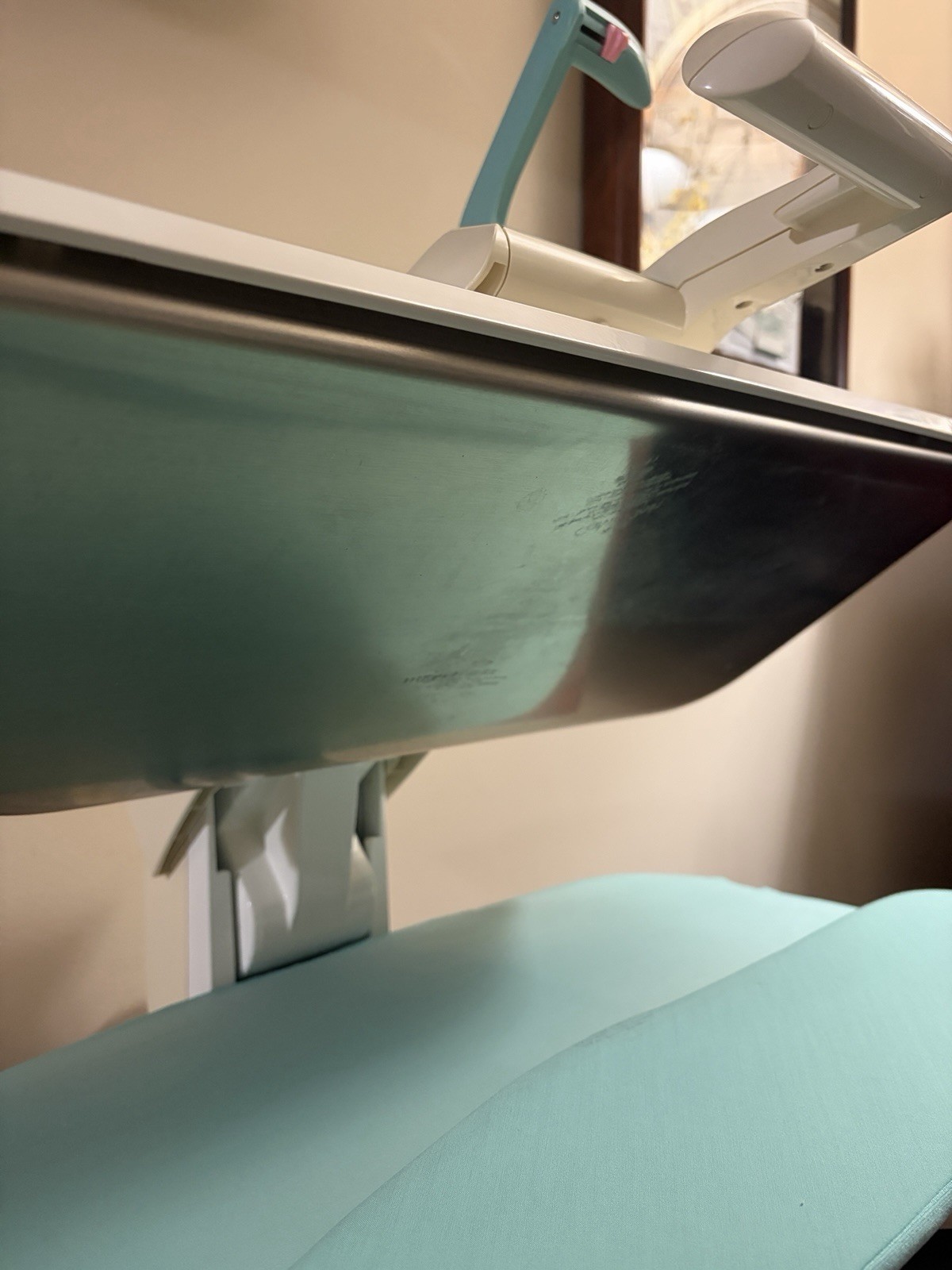 Elnapress Opal Professional Finish Swiss Ironing/Presser in Very Good Condition