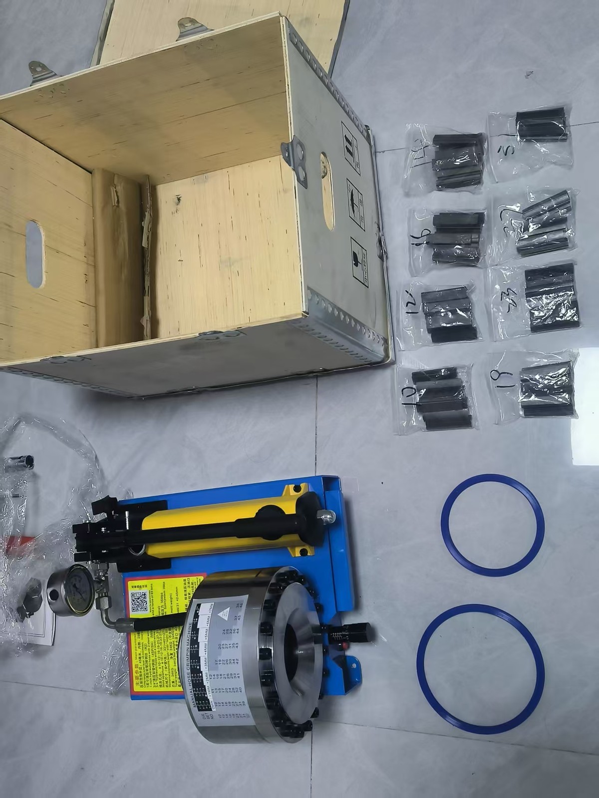 Hydraulic Hose Crimper Pipe Clamping Machine With 8 Sets Dies 10mm-30mm 5600KN