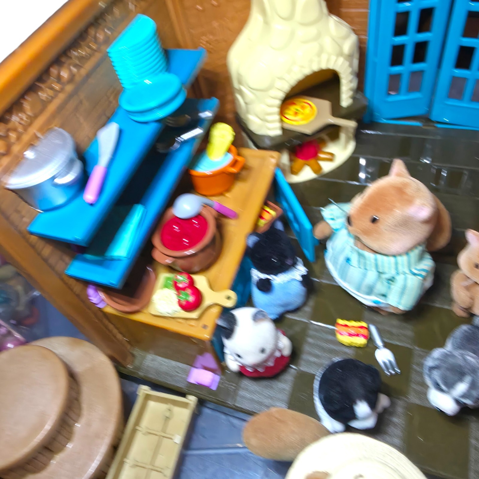 Lil Woodzeez Restaurant Boating Playset Bundle 14 Critters Food Groceries & More