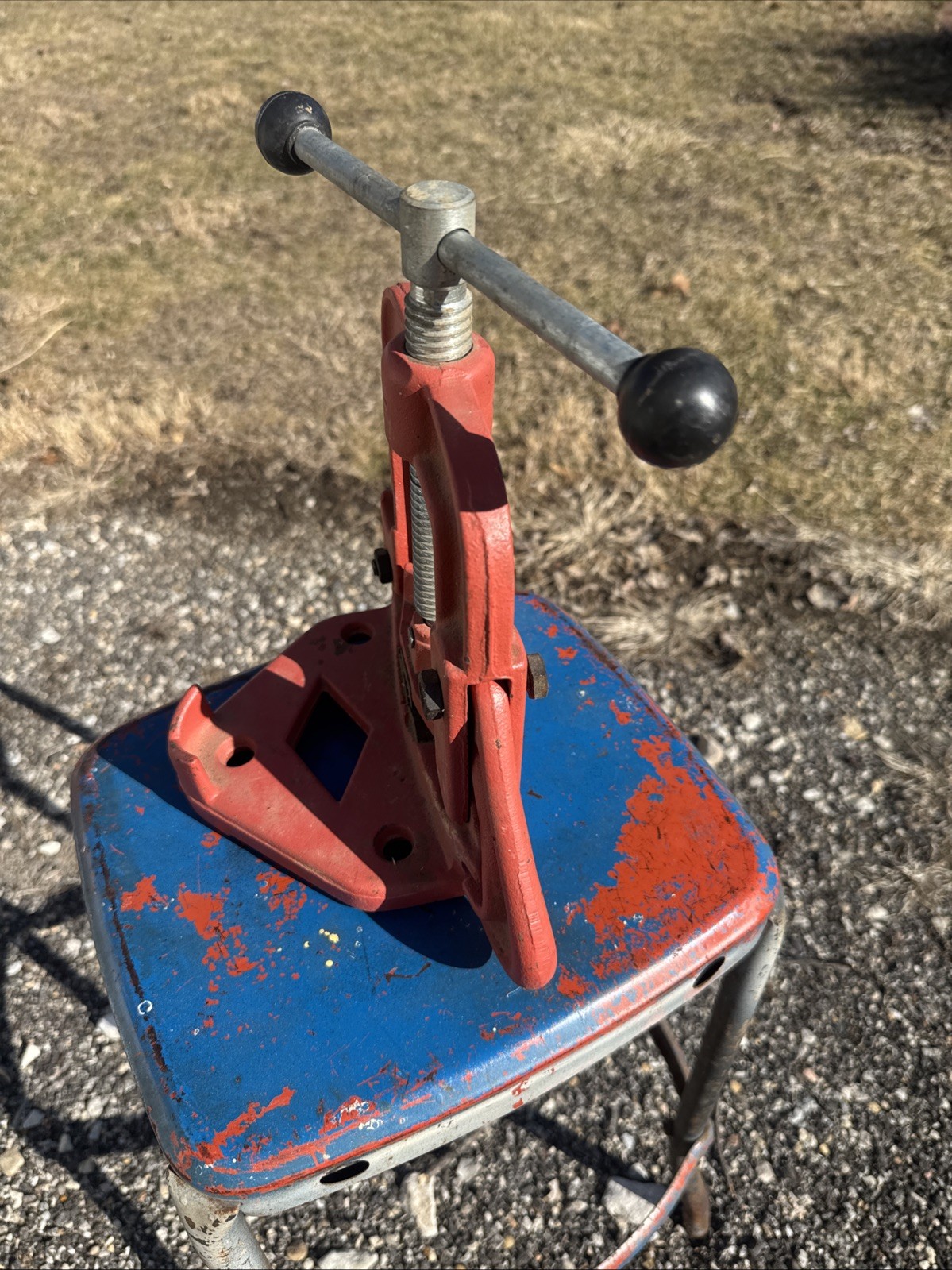 Pipe Vise. Pipe Clamp. Tool Cast Iron. Heavy Duty. (T11)