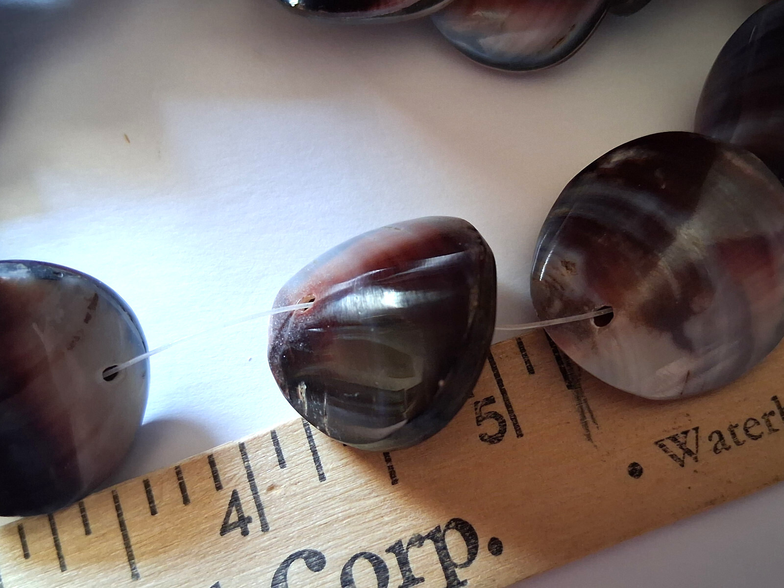 Violet Oyster 23 Double Sided Beads 24 - 25 mm Round 18 Inch Strand MAKE OFFERS!