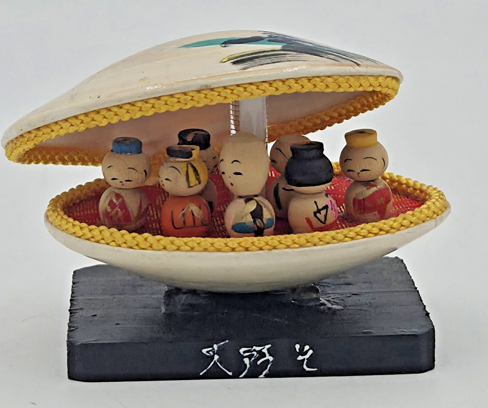 VTG Japanese Seven 7 Lucky Gods Kokeshi Wood Figures Clam Shell Shichifukujin